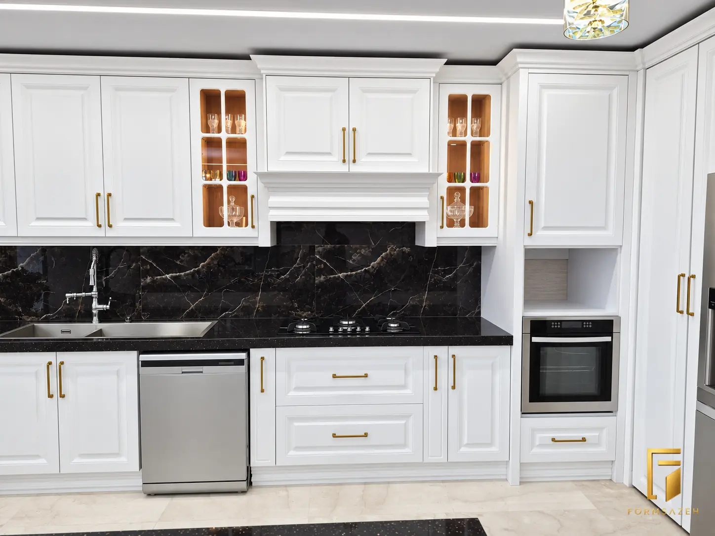 دیوار هود و کابینت نئوکلاسیک سفید با صفحه مشکی پروژه ستارخان