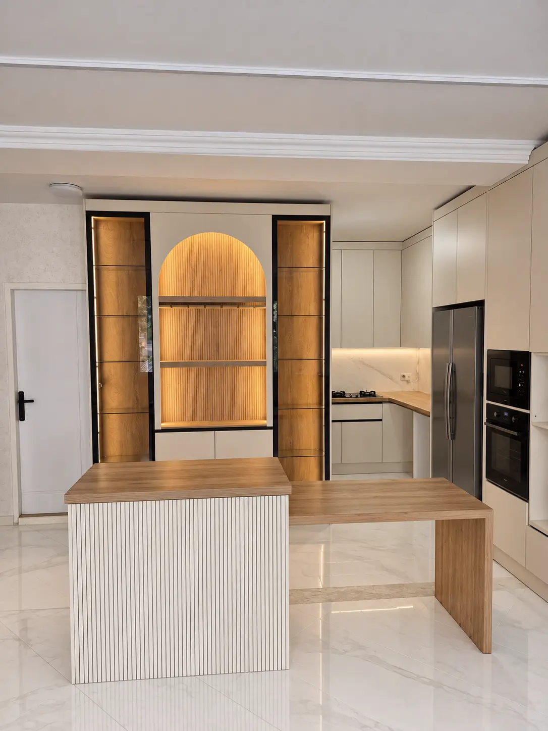 کابینت مدرن گریج با یخچال و فر و مایکروفر توکار