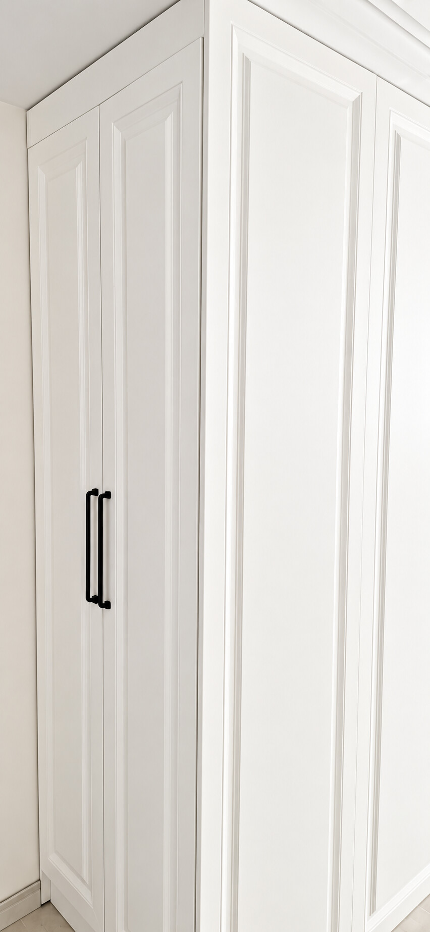 جزئیات درهای قابدار کابینت بلند؛ پروژه آقای جوینده در باغستان، اجرای فرمسازه